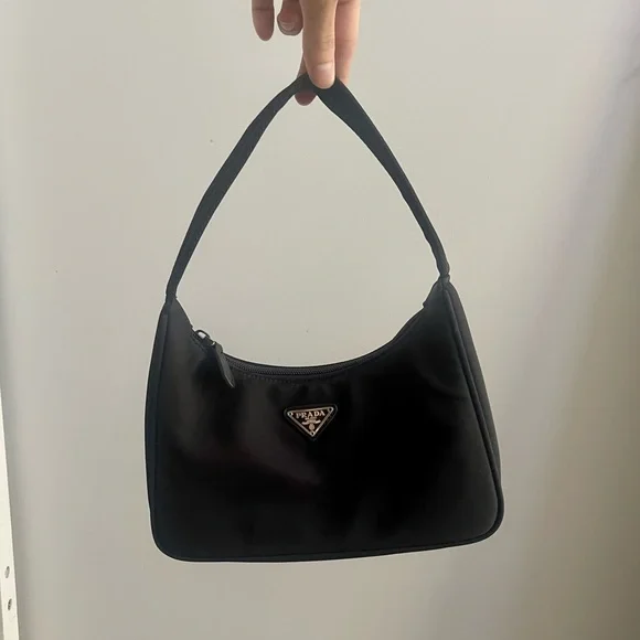 Prada Re-Edition 2000 - Picture 2 of 4